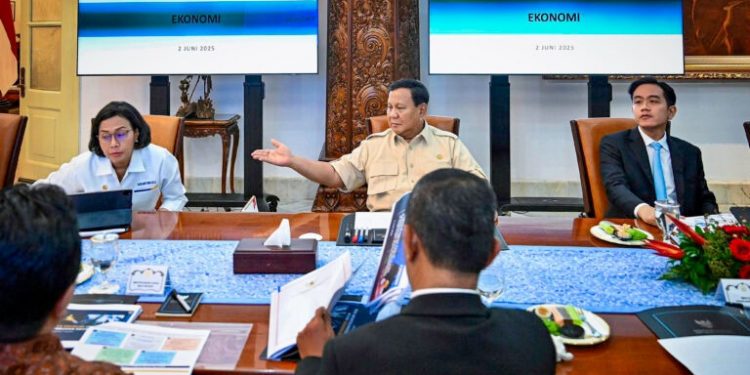 Presiden Gulirkan Paket Stimulus Ekonomi Rp24,44 Triliun untuk Bansos hingga Subsidi Upah