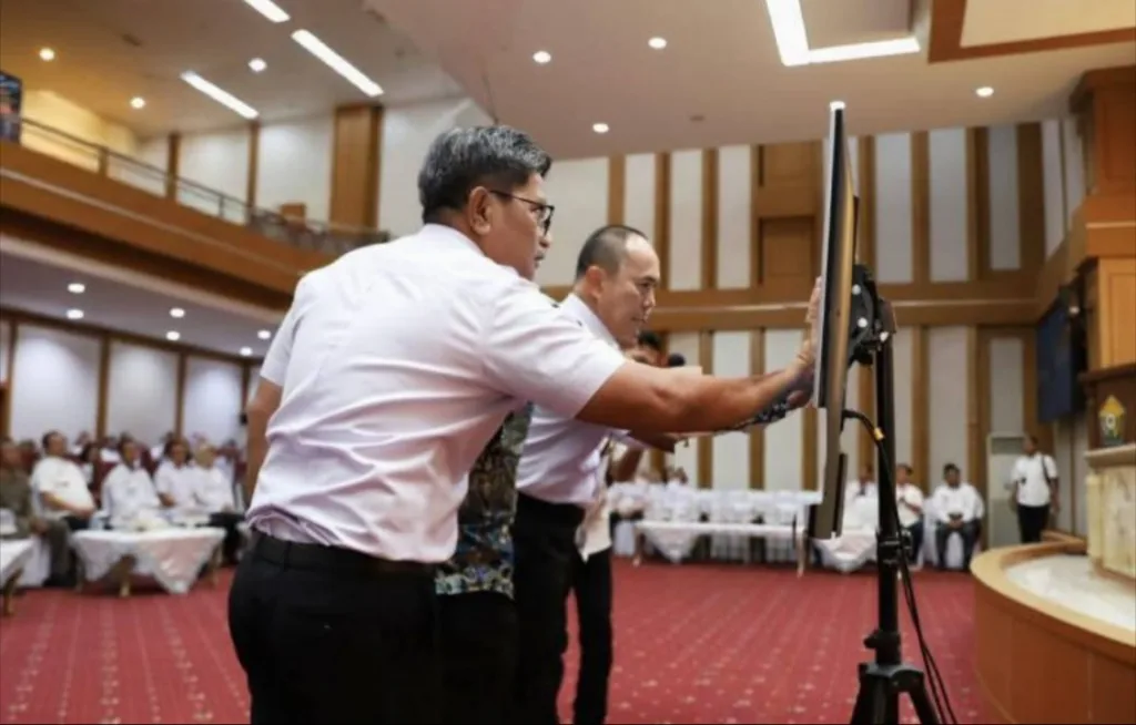 TRANSFORMASI DIGITAL: Sultra Luncurkan Aplikasi SIMDATA - MediaSultra.com