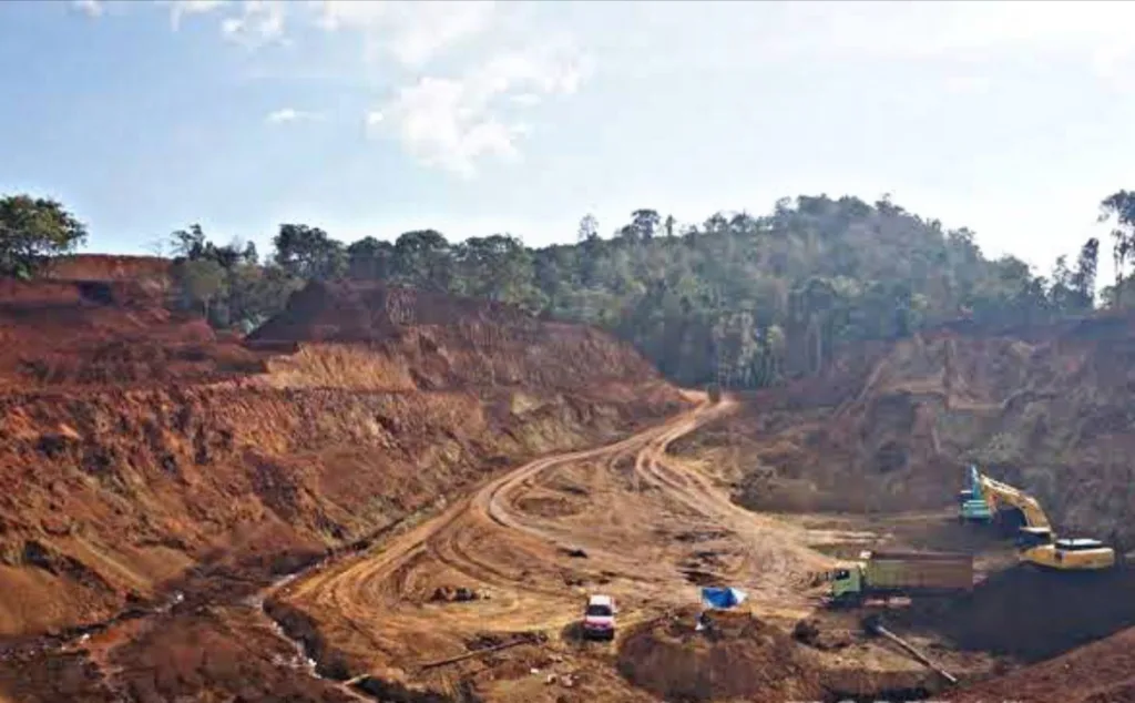 Eksploitasi Nikel di Pulau Kabaena Diadukan ke KPK - MediaSultra.com