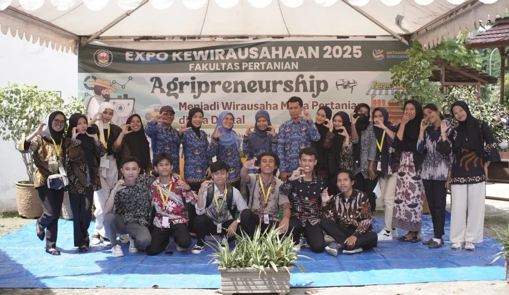 Expo “AgriPreneurship” 2025: Mahasiswa Agribisnis UHO Tampilkan Inovasi Usaha dari Dapur Lokal hingga Digital - MediaSultra.com